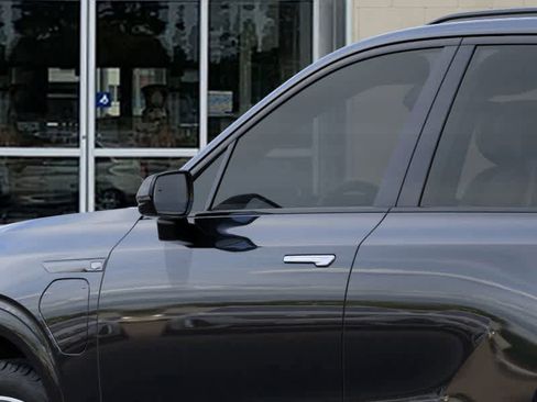 New 2026 Cadillac Vistiq Sport image 12