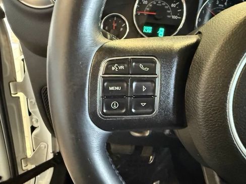 Used 2014 Jeep Wrangler Unlimited Sahara w/ Connectivity Group AWD/4WD image 17