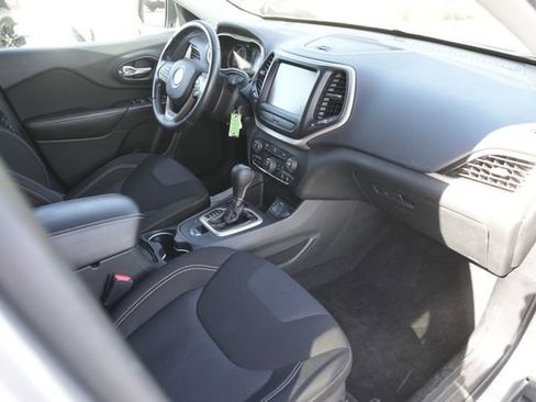 Used 2015 Jeep Cherokee Latitude image 17