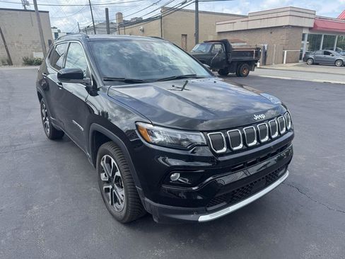 Used 2022 Jeep Compass Limited AWD/4WD image 3
