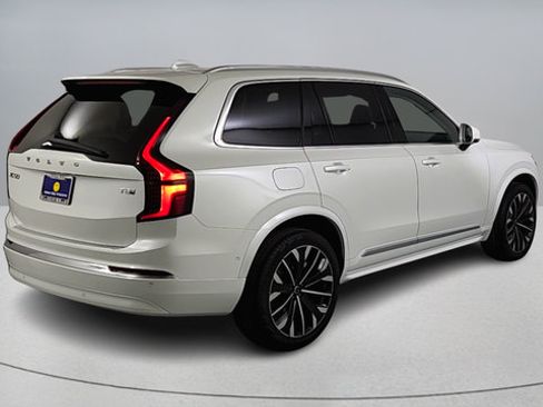 New 2026 Volvo XC90 T8 Ultra w/ Protection Package Premier AWD/4WD image 4
