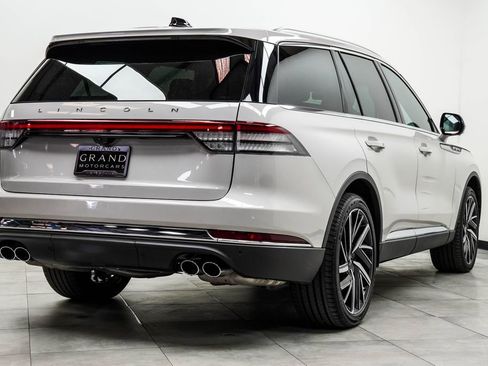 Used 2025 Lincoln Aviator Reserve w/ Equipment Group 201A image 12