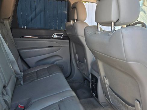 Used 2012 Jeep Grand Cherokee Laredo image 14