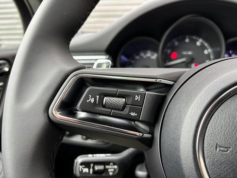 Certified 2026 Porsche Macan AWD/4WD image 15