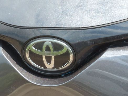 Used 2019 Toyota C-HR LE FWD image 12