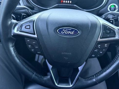 Used 2017 Ford Fusion SE w/ Equipment Group 201A FWD image 21
