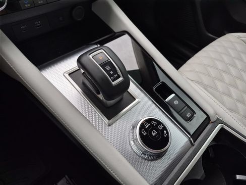 Used 2024 Mitsubishi Outlander SEL FWD image 32