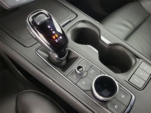 Certified 2025 Cadillac XT4 Premium Luxury image 28