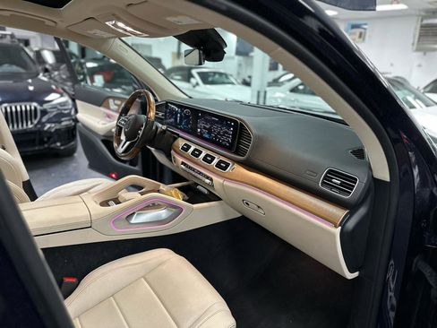 Used 2022 Mercedes-Benz GLS 450 4MATIC image 39