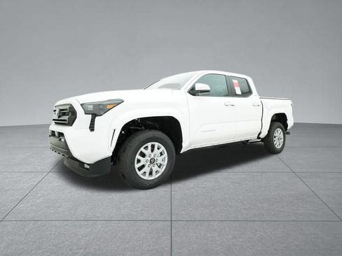 Used 2024 Toyota Tacoma SR5 AWD/4WD image 20