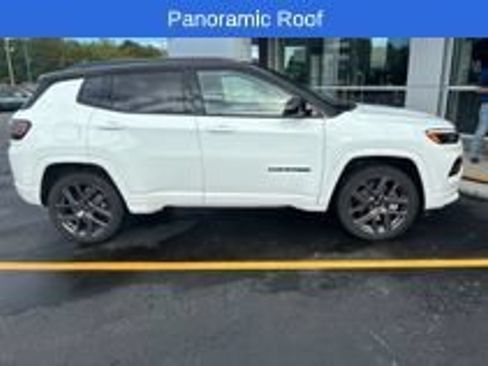 Used 2025 Jeep Compass Limited w/ High Altitude Package AWD/4WD image 6