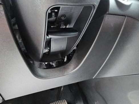 Used 2019 Chevrolet Equinox LT w/ Driver Convenience Package image 35