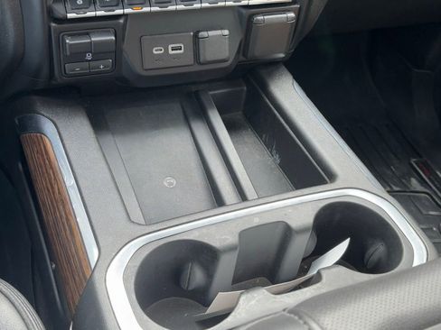 Used 2022 Chevrolet Silverado 2500 High Country w/ Safety Package II image 12