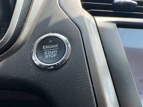 Used 2020 Ford Fusion SE w/ Equipment Group 151A FWD image 17