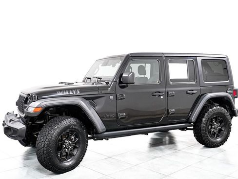 Used 2025 Jeep Wrangler Unlimited Sport AWD/4WD image 4