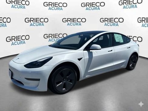 Used 2023 Tesla Model 3 Standard Range RWD image 3