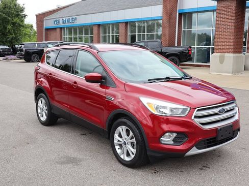 Used 2018 Ford Escape SE AWD/4WD image 2