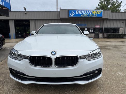 Used 2017 BMW 330i Sedan RWD image 4