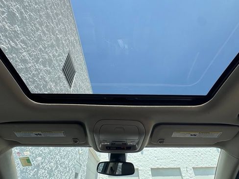 Used 2019 GMC Acadia Denali w/ Technology Package AWD/4WD image 11