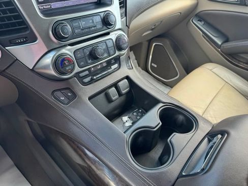 Used 2016 Chevrolet Suburban LT w/ Luxury Package RWD image 11