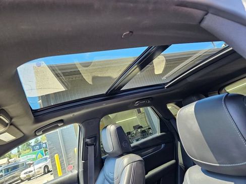 Used 2024 Cadillac XT5 Sportv w/ Technology Package AWD/4WD image 28
