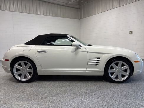 Used 2006 Chrysler Crossfire Limited RWD image 8