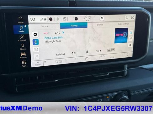 Used 2024 Jeep Wrangler Sahara image 34