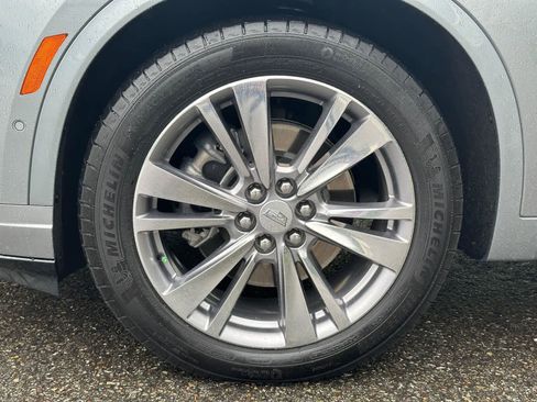 Used 2023 Cadillac XT6 Premium Luxury w/ Technology Package AWD/4WD image 8