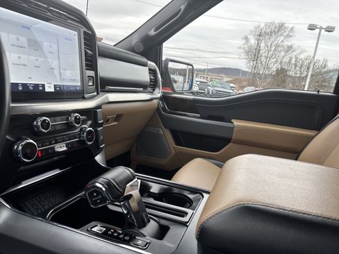 Used 2023 Ford F150 Lariat w/ Trailer Tow Package image 23