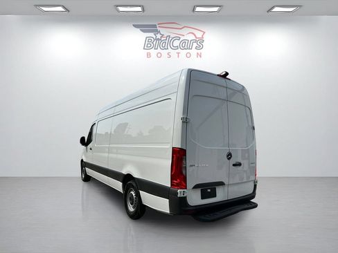 Used 2023 Mercedes-Benz Sprinter 2500 image 6