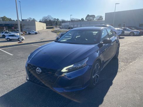 Used 2024 Nissan Altima 2.5 SR image 3