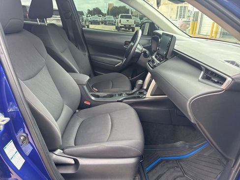 Used 2022 Toyota Corolla Cross LE AWD/4WD image 22