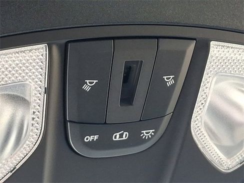 Used 2023 RAM 2500 Tradesman w/ Chrome Appearance Group image 28