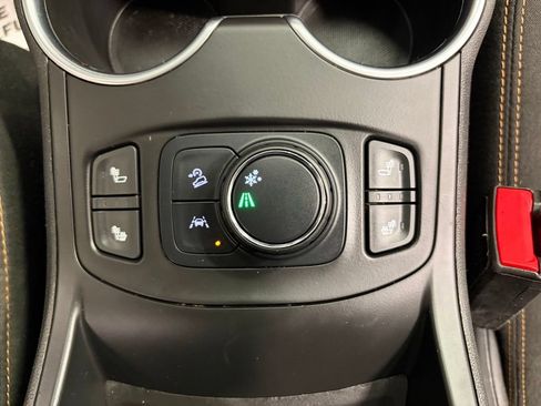 Used 2020 GMC Terrain SLE w/ Driver Convenience Package FWD image 18