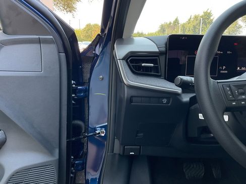 New 2026 Nissan Kicks SV image 25