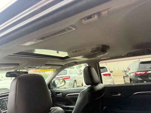 Used 2015 Toyota Highlander Limited AWD/4WD image 15