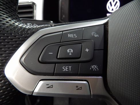 Used 2023 Volkswagen Atlas SEL R-Line AWD/4WD image 47