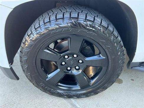 Used 2018 Chevrolet Tahoe LT AWD/4WD image 23