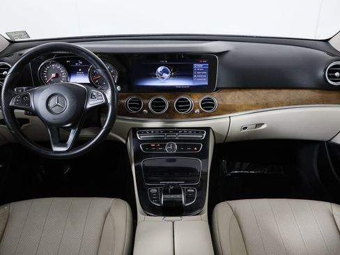 Used 2017 Mercedes-Benz E 300 4MATIC image 24