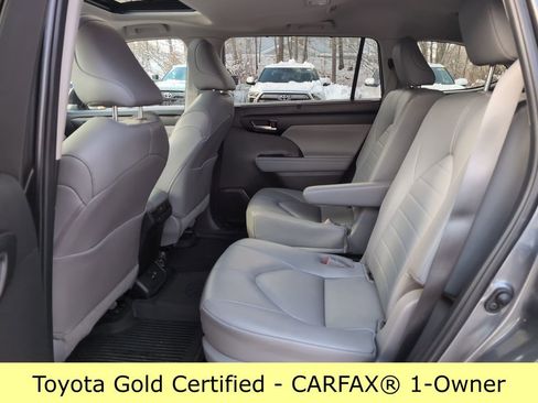Certified 2023 Toyota Highlander XLE image 27