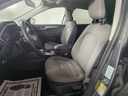 Used 2022 Ford Escape SE w/ Cold Weather Package image 10