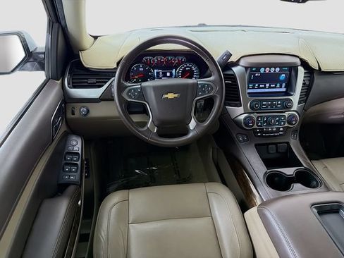 Used 2018 Chevrolet Suburban LT RWD image 24