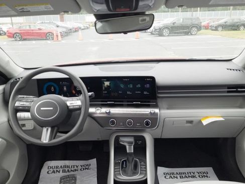 New 2027 Hyundai Kona SE FWD image 18