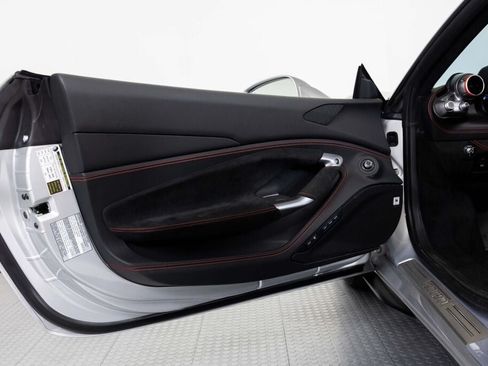 Used 2022 Ferrari F8 Tributo RWD image 42