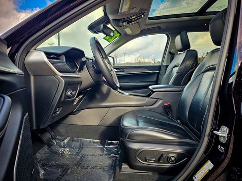 Certified 2022 Jeep Grand Cherokee L Limited image 15