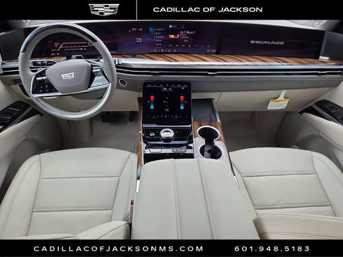 Certified 2026 Cadillac Escalade Platinum Sport w/ LPO, Floor Liner Package AWD/4WD image 9