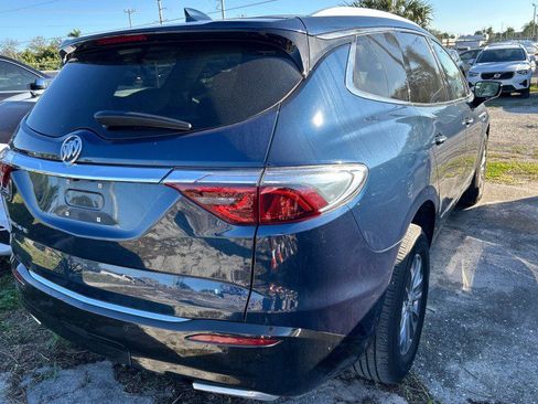 Used 2023 Buick Enclave Essence image 4