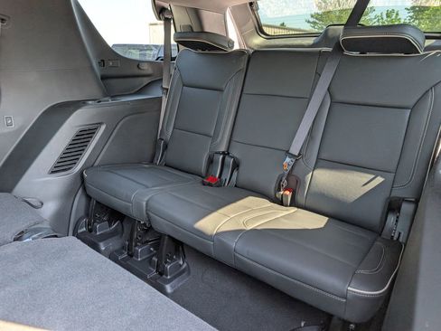 Used 2025 GMC Yukon Elevation AWD/4WD image 6