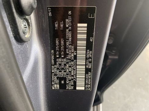 Used 2018 Lexus LX 570 4WD w/ Luxury Package image 38