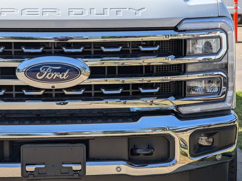 New 2026 Ford F250 Lariat w/ Lariat Premium Package image 8